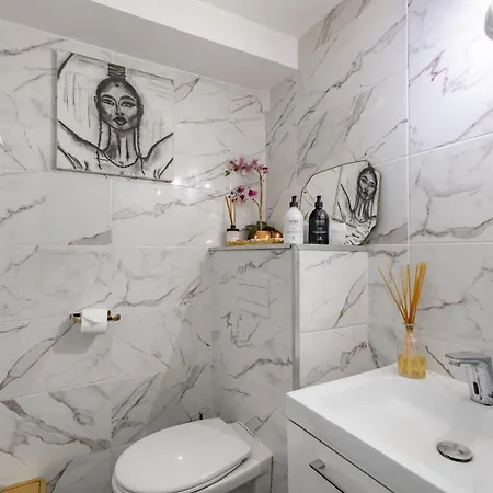 Apartment Romanctic Loft Near Eiffel Tower